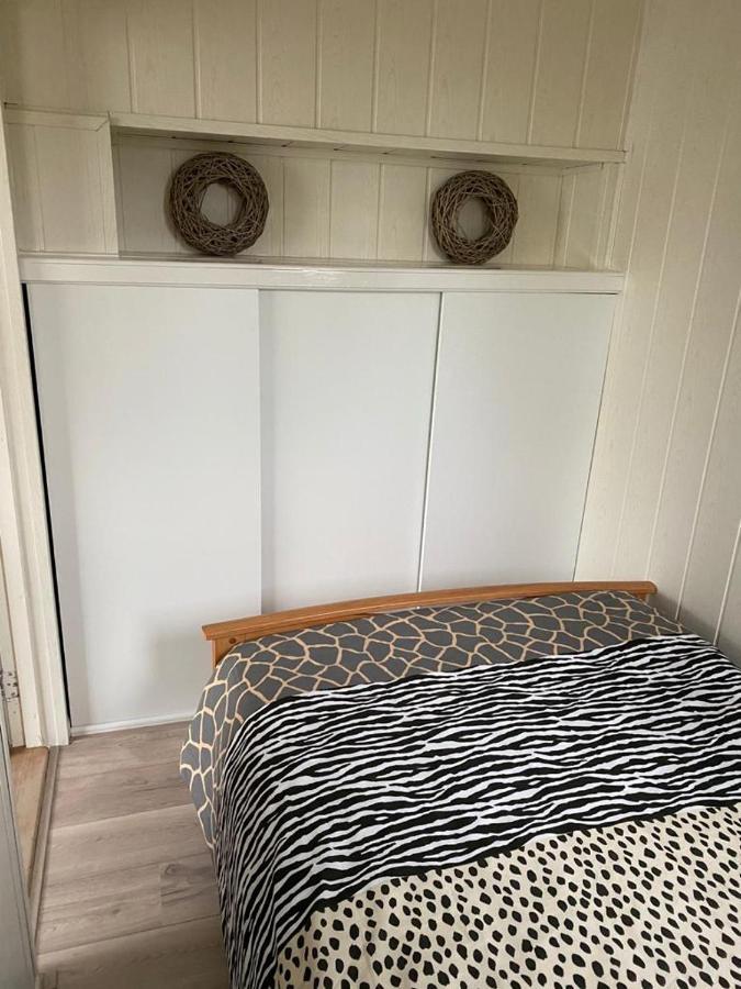 Bungalow Scheldezicht In Zeeland Dicht Bij Zee Scherpenisse Esterno foto