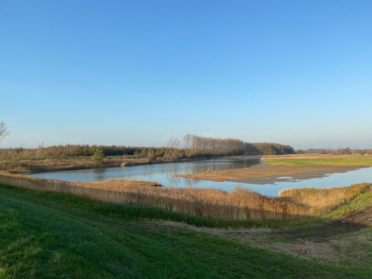 Bungalow Scheldezicht In Zeeland Dicht Bij Zee Scherpenisse Esterno foto
